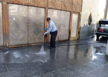 نظافت و شست‌شوی تئاتر شهر/ عکس
