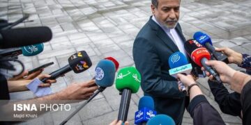 دیدار معاون وزیر خارجه فیلیپین با عراقچی