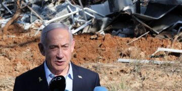 ببینید | تصاویری از سرکشی نتانیاهو و وزیر خارجه اسرائیل به جنوب سوریه