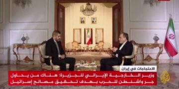 عراقچی: امیدواریم آمریکا گزینه خردمندانه را انتخاب کند؛ با اینحال ما برای جنگ، برای دیپلماسی، برای گزینه‌های اقتصادی آماده‌ایم