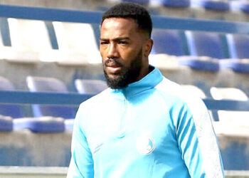 آقای تاجرنیا! نازون را بیرون کن