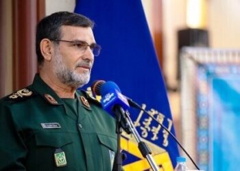 واکنش سریع یگانهای عملیاتی سپاه مقابل ناامنیهای دریایی/ دریادار تنگسیری: اشراف کاملی بر تنگه هرمز داریم/ از تجهیزات جدید رونمایی خواهیم کرد