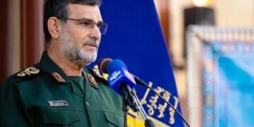 واکنش سریع یگانهای عملیاتی سپاه مقابل ناامنیهای دریایی/ دریادار تنگسیری: اشراف کاملی بر تنگه هرمز داریم/ از تجهیزات جدید رونمایی خواهیم کرد