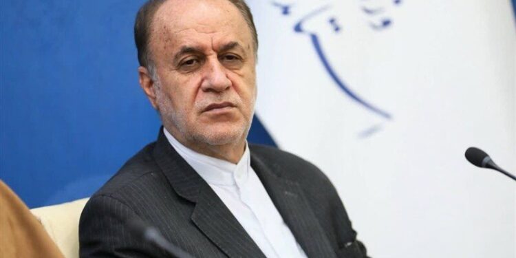 نائب رئیس مجلس: امروز هر وقت دلمان خواست یک کشتی را از تنگه هرمز عبور بدهیم، می‌دهیم/ جمع‌بندی دنیا این است که جمهوری اسلامی جزو چهار ابرقدرت دنیاست
