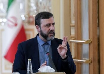 غریب‌آبادی: ادعا می‌کنند ایران در آستانه شکست است و به یک نخ بند است، اما....