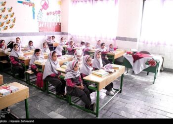 زنگ مهر ۱۴۰۵ در مدارس مشهد به صدا درآمد / بازگشت دانش‌آموزان به کلاس‌ها پس از جنگ